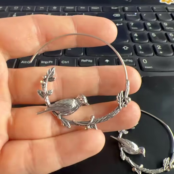 Vintage Bird Hoop Silver Earrings - Picture 4 of 5
